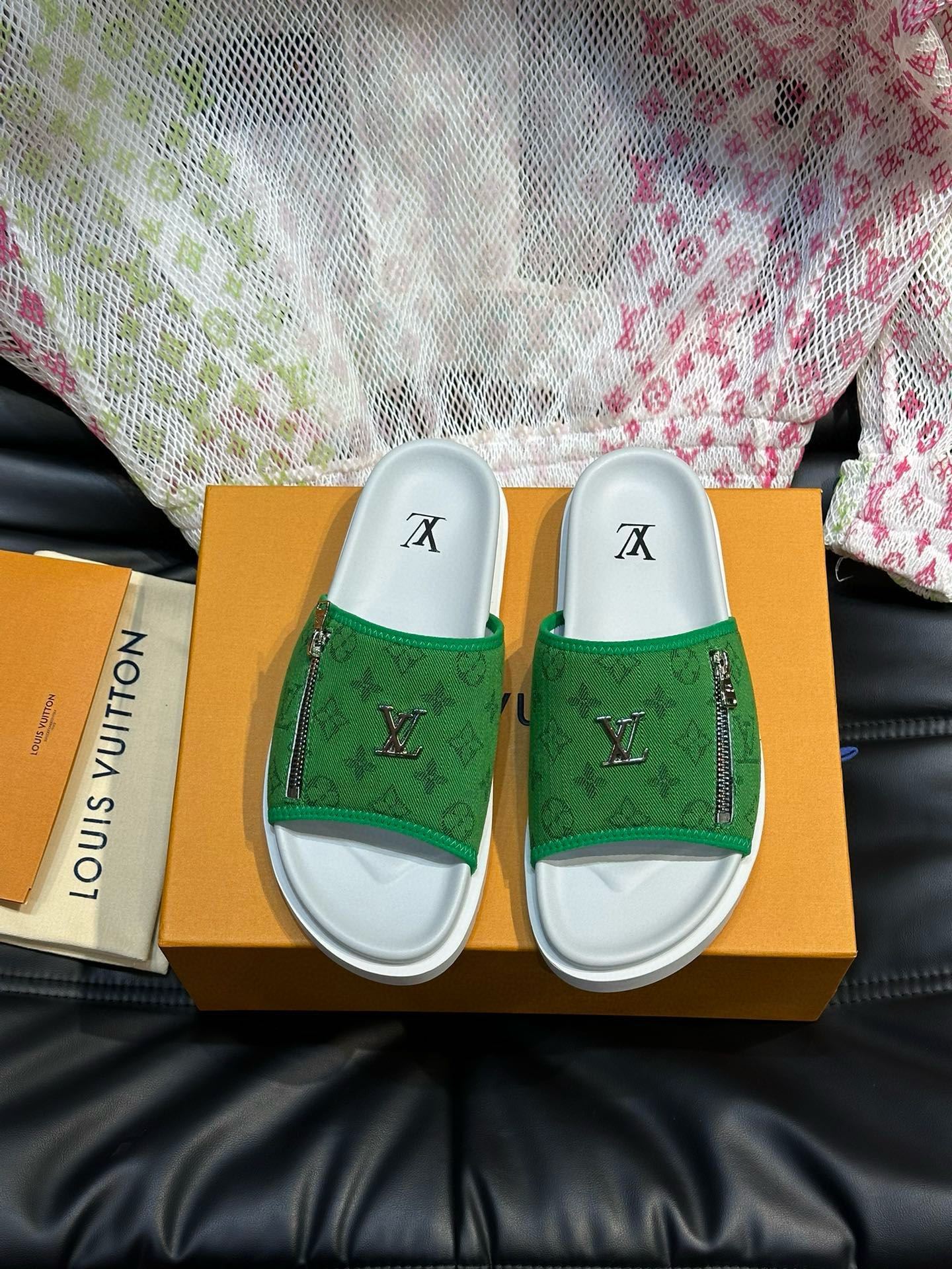 Louis Vuitton Slippers